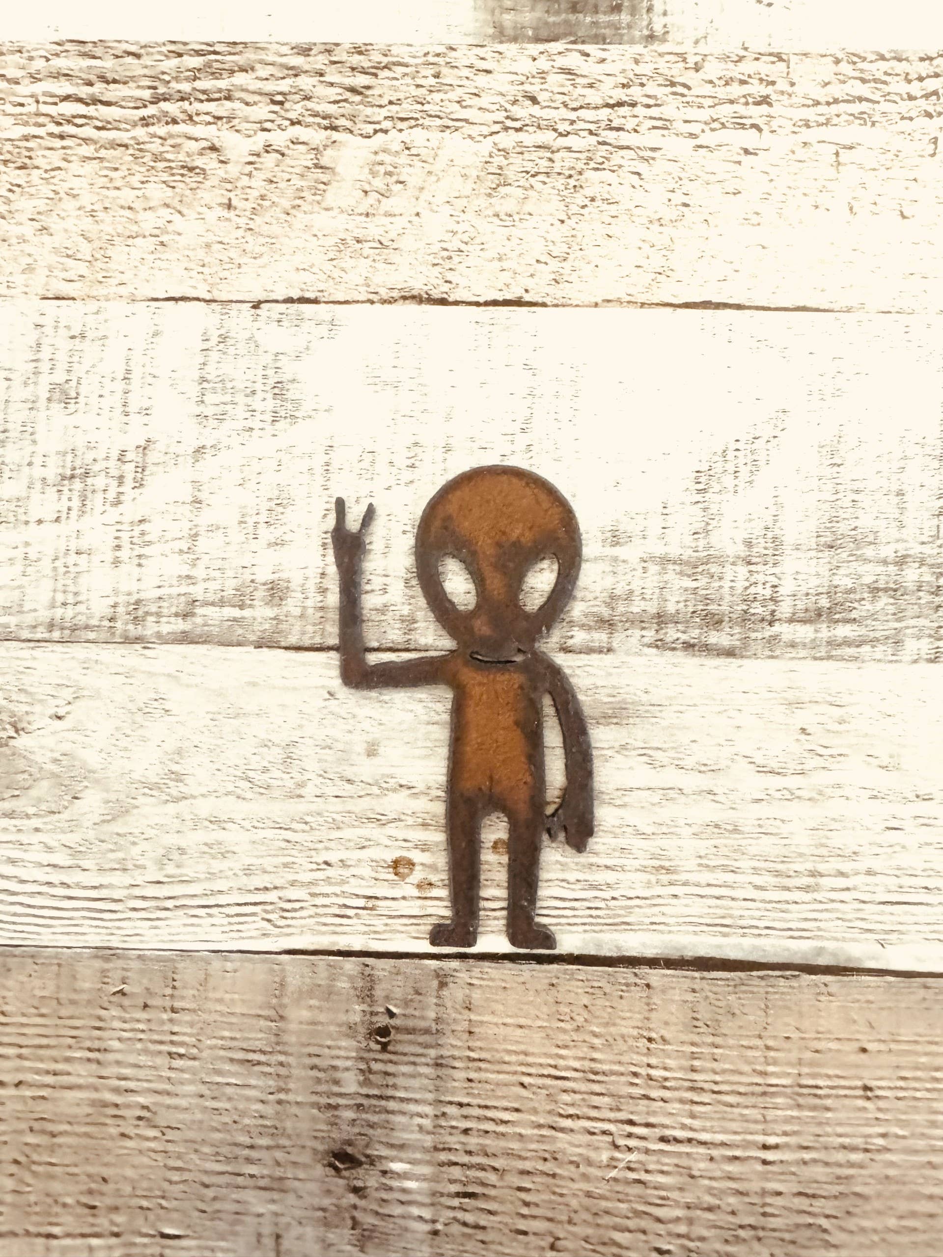 Alien Peace Fingers Rustic Metal Magnet